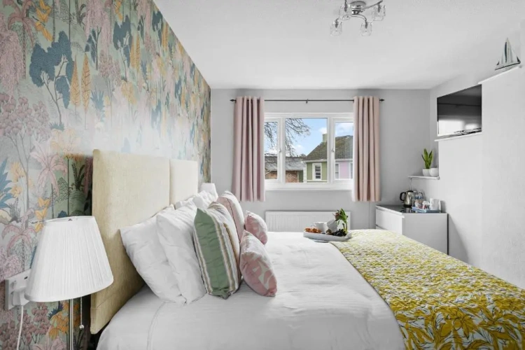 2 Bedrooms Suite