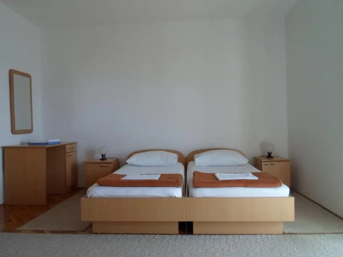 Deluxe Studio