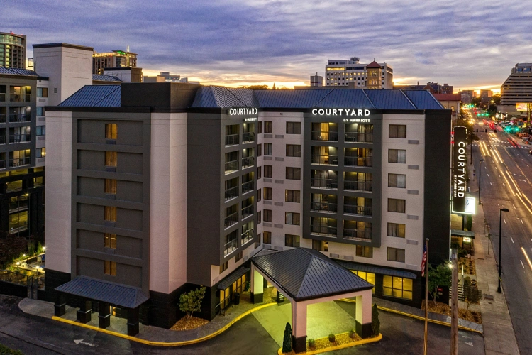 Courtyard by Marriott Vanderbilt-West End