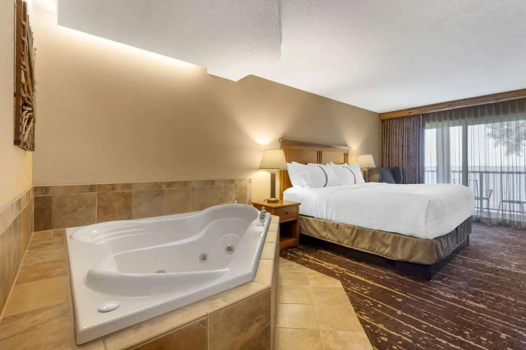 Double Suite with balcony and with lake view