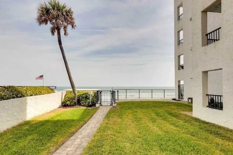 2 Bedrooms Apartment with balcony