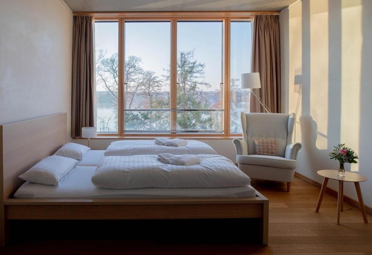Standard Double room with lake view