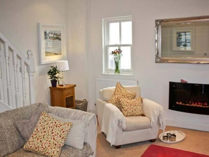 Crown Cottage