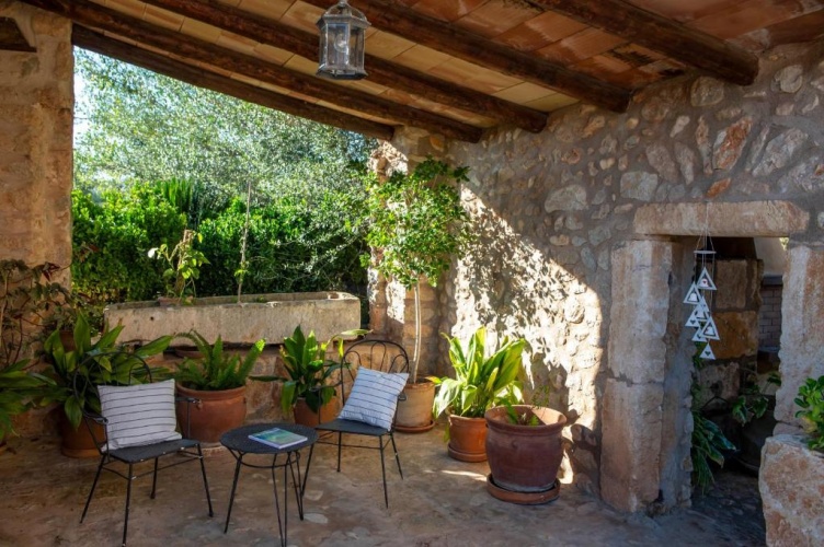 4 Bedrooms Cottage