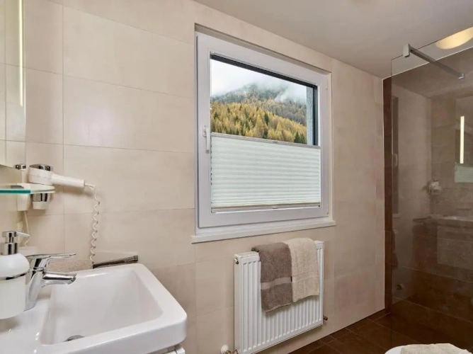 3 Bedrooms Apartment