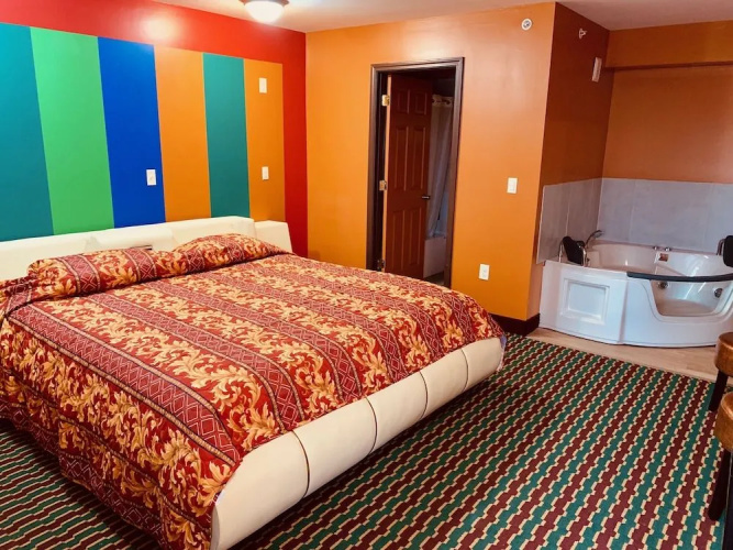 Motor City Inn & Suites