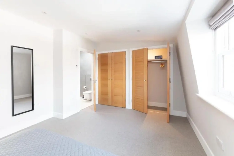 4 Bedrooms Double Cottage