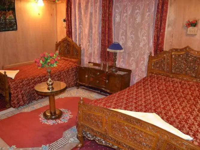 House Boat Taj Palace 2
