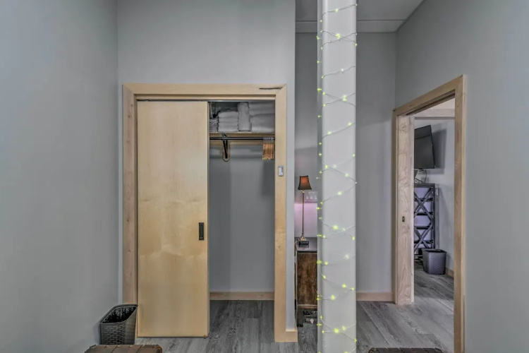 Modern Downtown Apt - Walk to Parks + Cafes!