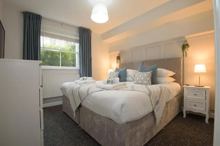 3 Bedrooms Apartment