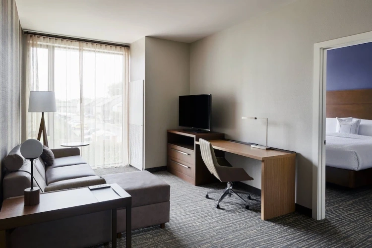 1 Bedroom Suite