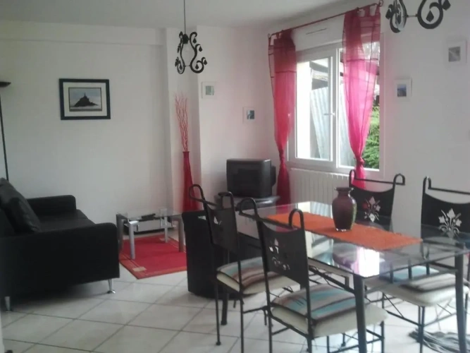 4 Bedrooms Double Cottage