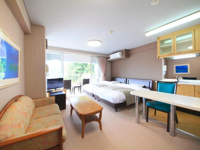 Standard Twin room with balcony