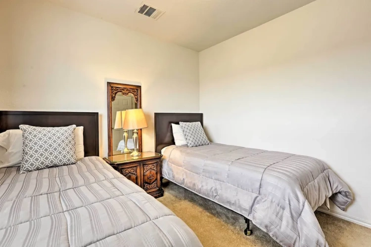 3 Bedrooms Cottage