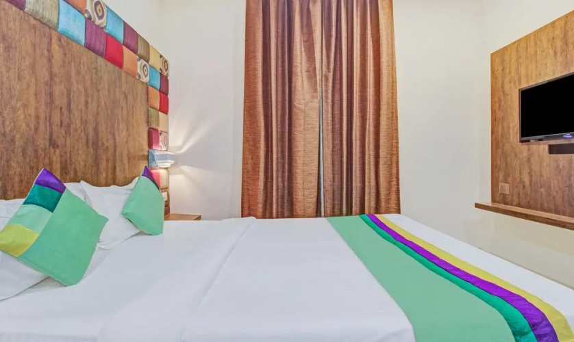 Fabhotel Arastu Plaza