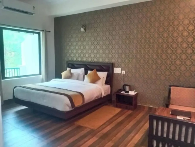 Pineland Chalets And Resort