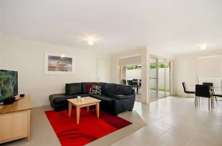 Fringe Apartments