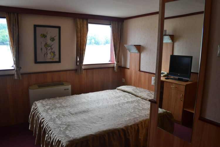 Fortuna Boat Hotel