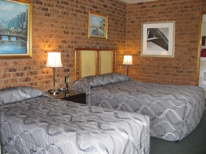 Standard Triple room