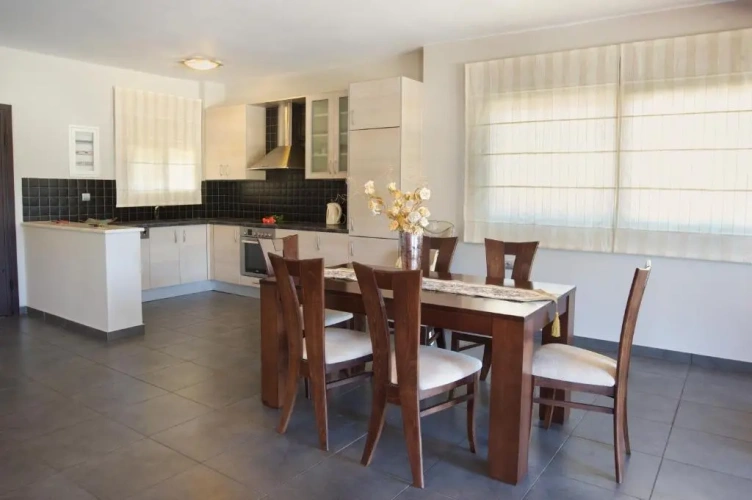 3 Bedrooms Villa