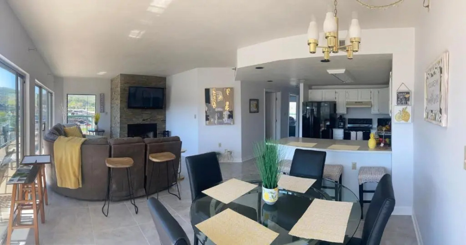River Place Condos 711 3BD