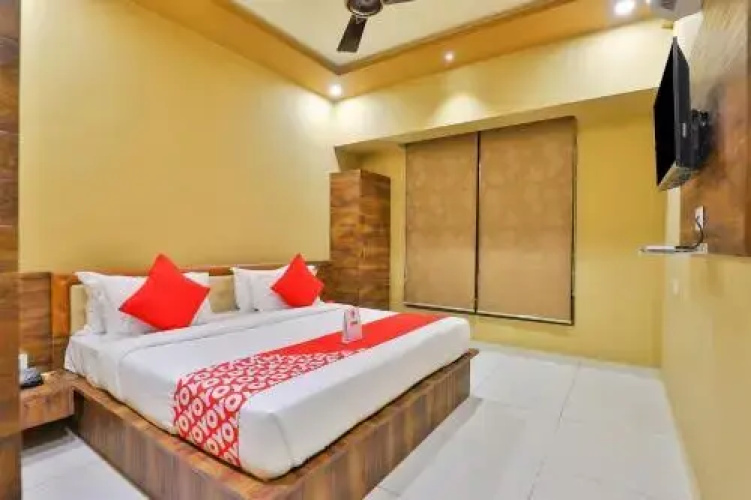 Somchandra Hotel By OYO Rooms