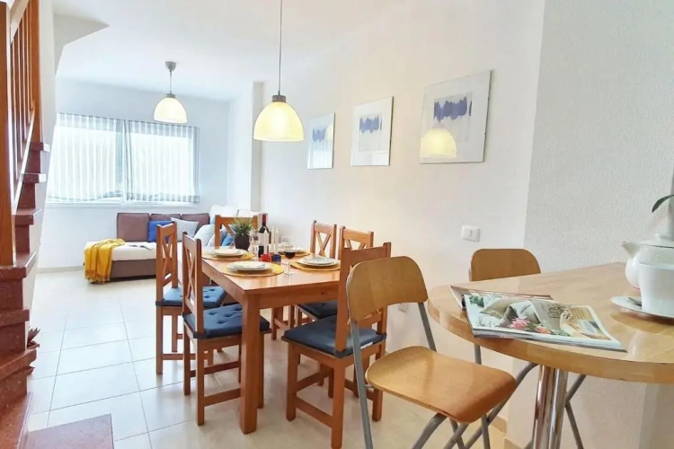 3 Bedrooms Apartment