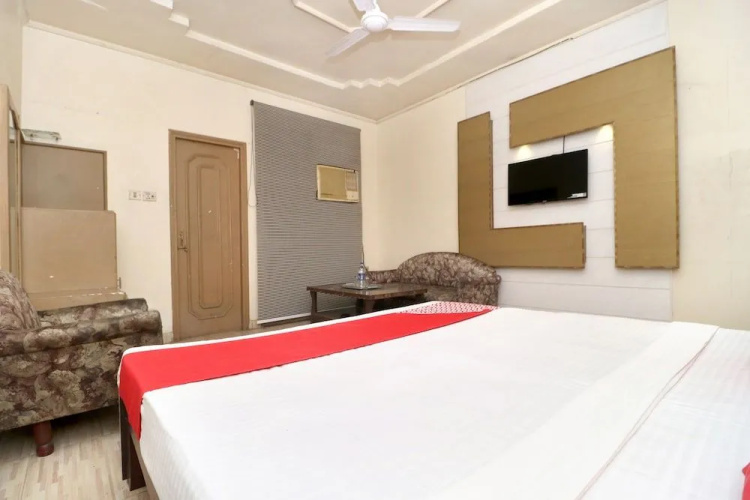 OYO 24322 Hotel Gulshan