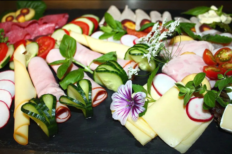 Hotel - Restaurant Almröserl