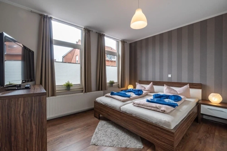2 Bedrooms Apartment