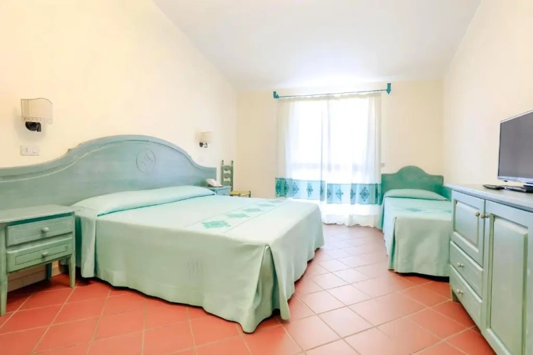 Standard Triple room