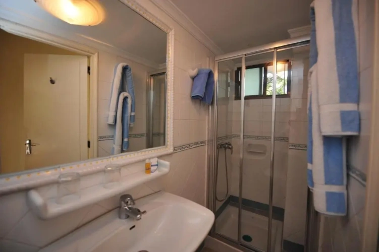 1 Bedroom Apartment with balcony
