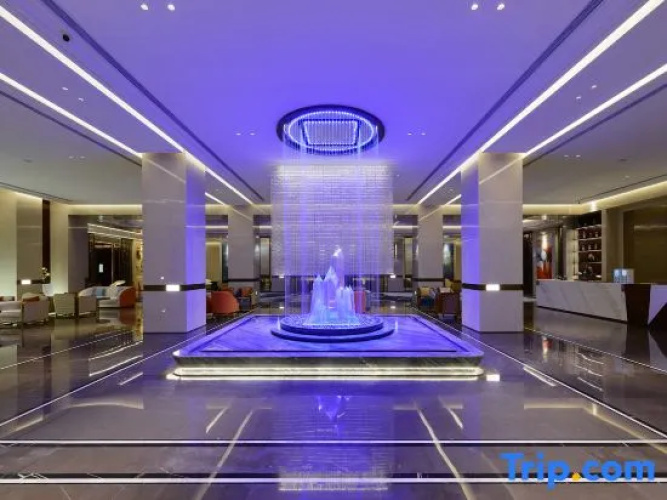 XingLong Lakeside Hotel