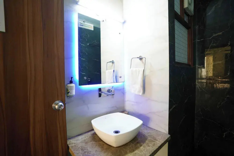 Haven Hotel Sector 31,Gurugram