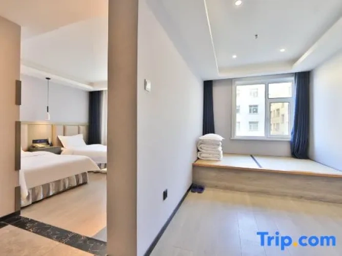 Deluxe Triple Suite