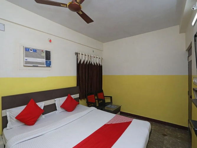 OYO 26152 Hotel Aarush