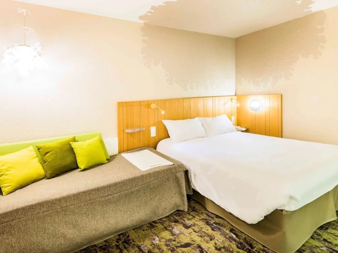 Standard Quadruple Suite