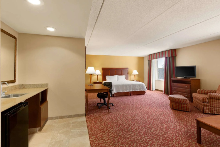 Hampton Inn & Suites Williamsburg Historic District