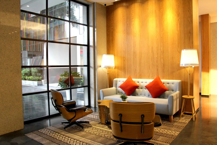 QI Hotel