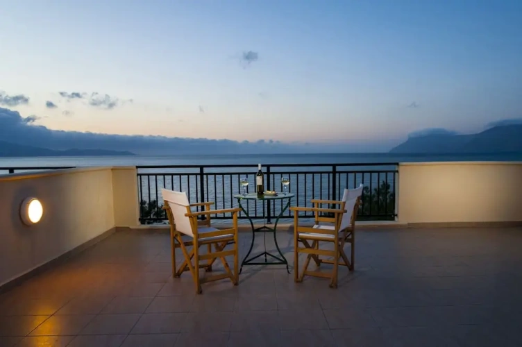 Studio with balcony and with sea view