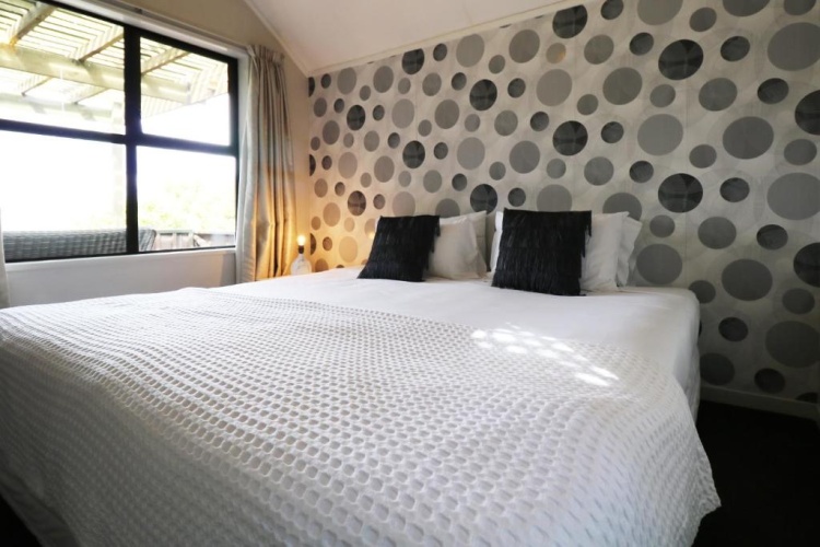 4 Bedrooms Cottage