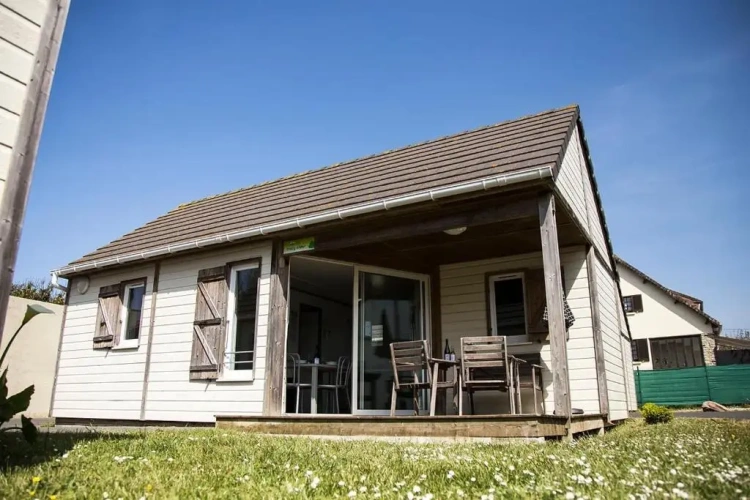 2 Bedrooms Bungalow