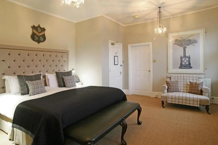 Wingrove House