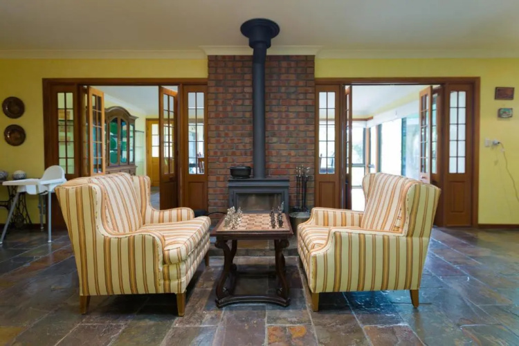 Kraft Vintage House