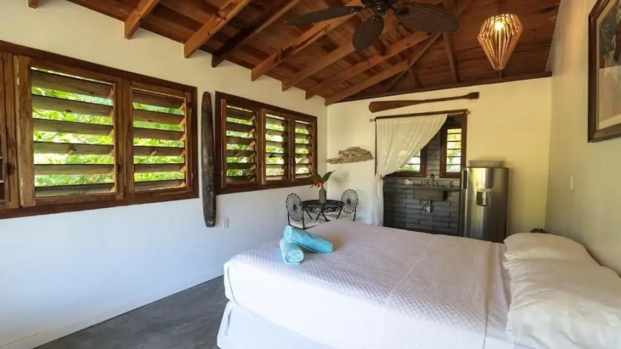 Camp Bay Lodge