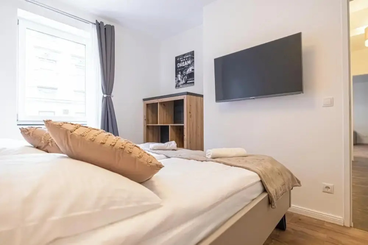 Modern 1BR 1LR Apt Donaustadt Area