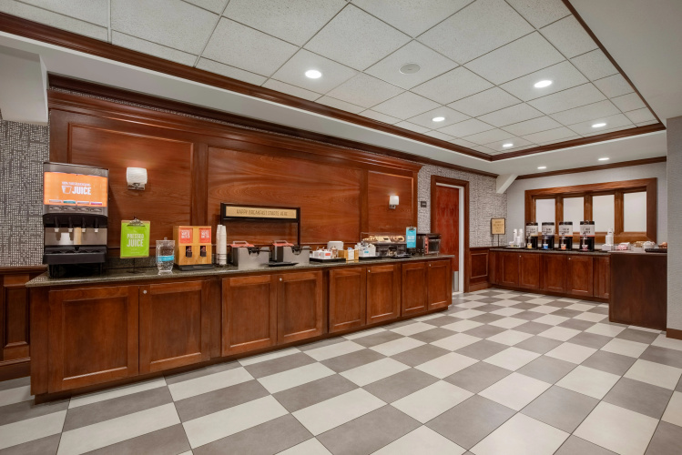 Hampton Inn Long Island - Brookhaven photo 35
