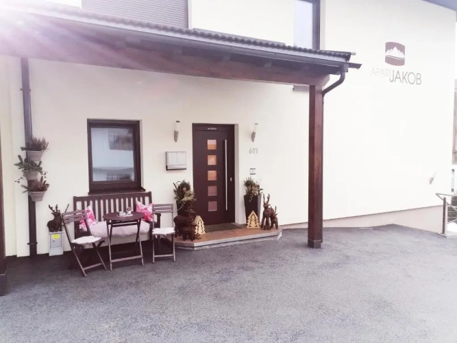 2 Bedrooms Apartment