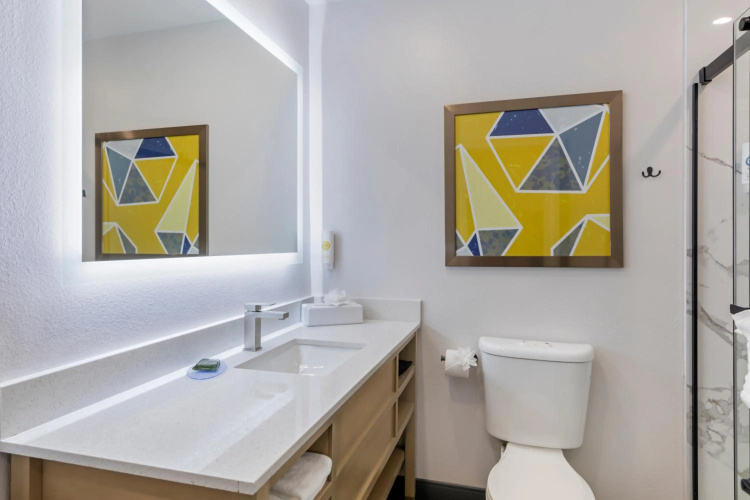Quality Inn & Suites Irvine Spectrum photo 10