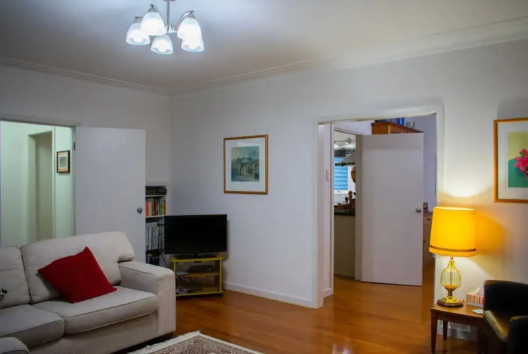 Spacious 5 Bedroom Family Abode